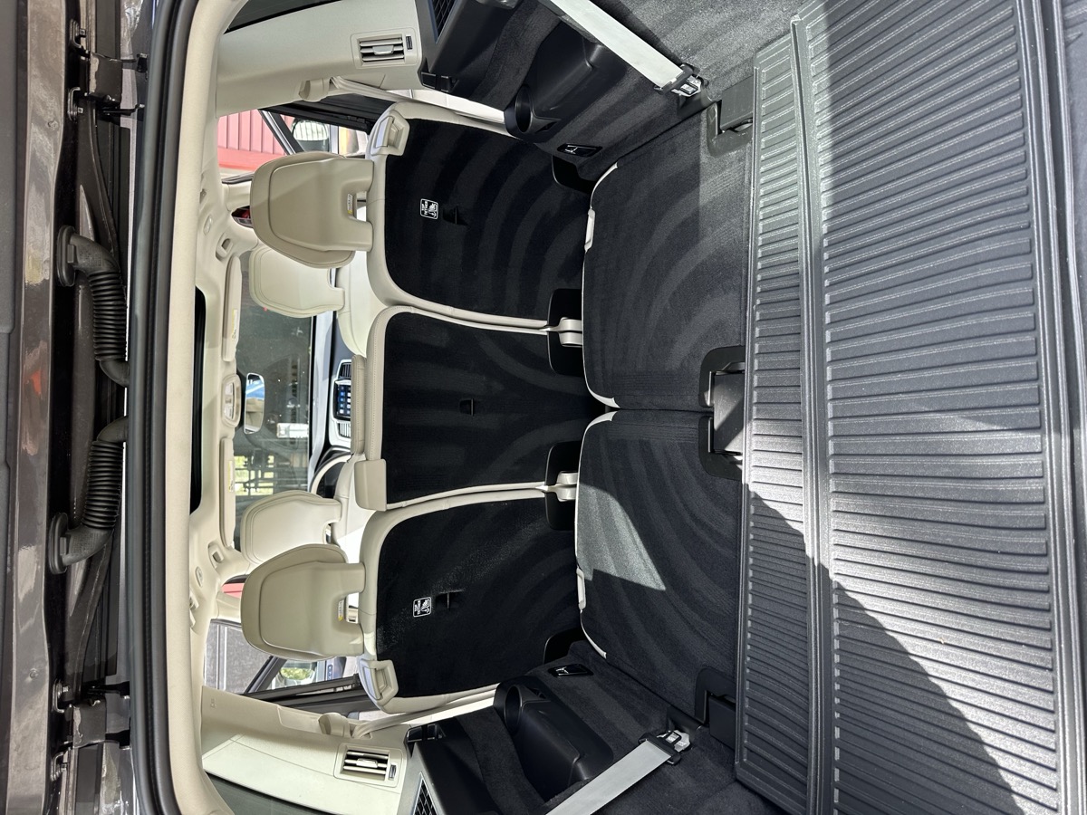 Rear seats — Volvo